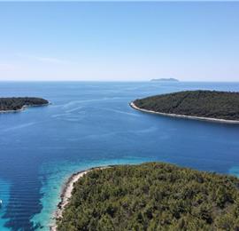 6 Bedroom Beachfront Villa with Heated Pool near Vela Luka on Korcula Island, Sleep 12